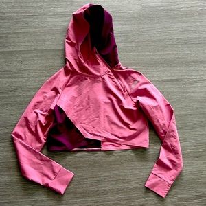 Gymshark cropped, lightweight sweatshirt.